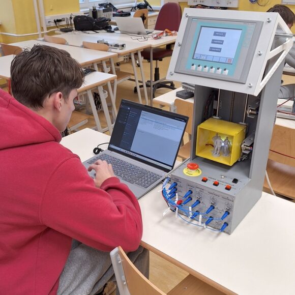 A015 – učilnica elektrotehnike